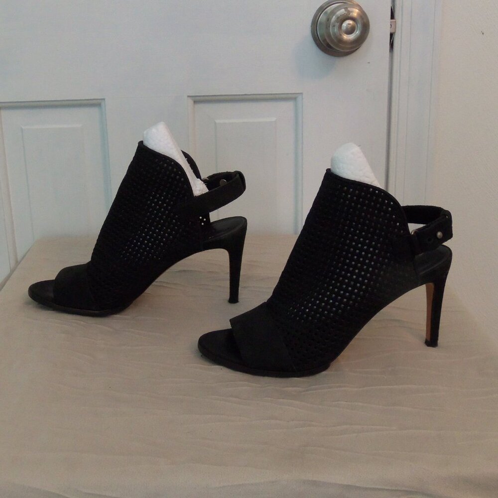 Vince Aden Perforated Suede Heeled Sandal Black sz 7